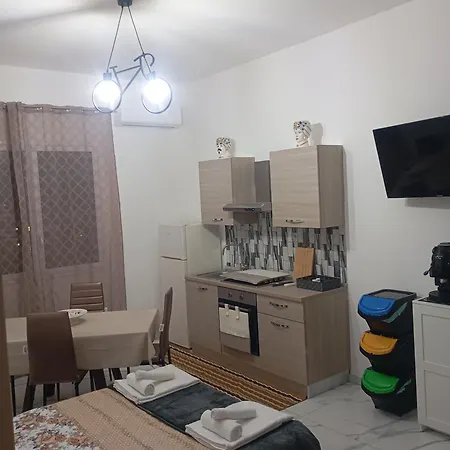 Eden Apartment *